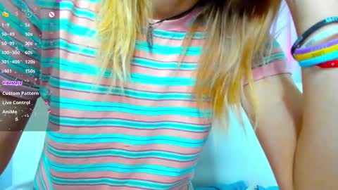 Snapshot of _mari_so chatting on 03.05.25 Scarlett online show from 03.05.25
