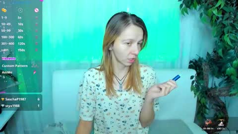 Snapshot of _mari_so chatting on 09.20.25 Scarlett online show from 09.20.25