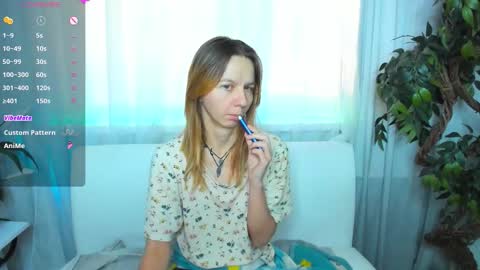 Snapshot of _mari_so chatting on 10.04.25 Scarlett online show from 10.04.25
