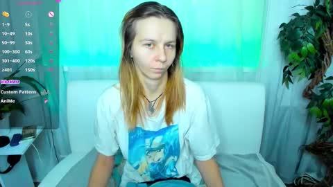 Snapshot of _mari_so chatting on 10.17.25 Scarlett online show from 10.17.25