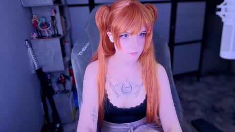 Snapshot of _mariko_ chatting on 10.30.25 Mariko online show from 10.30.25