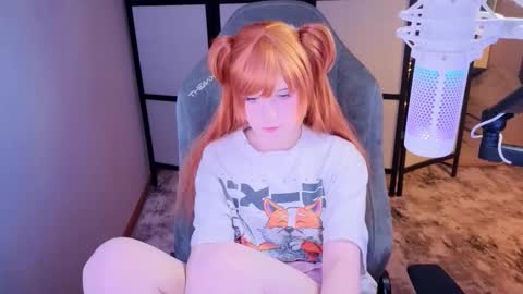 Snapshot of _mariko_ chatting on 12.18.25 Mariko online show from 12.18.25