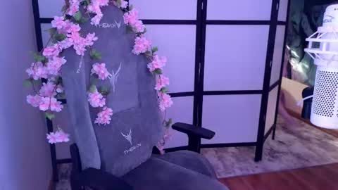 Snapshot of _mariko_ chatting on 06.19.26 Mariko online show from 06.19.26