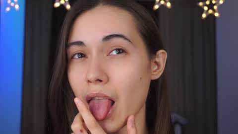  Gwen  online show from 01.26.25