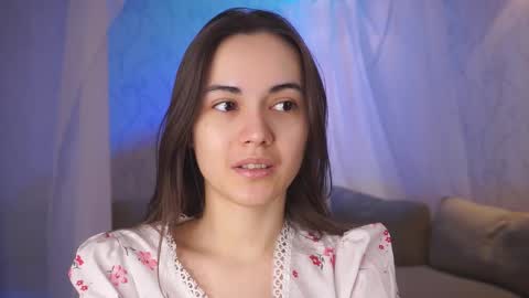  Gwen  online show from 02.25.25