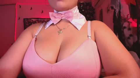 Snapshot of _megan_akbar chatting on 11.01.25 Marce online show from 11.01.25