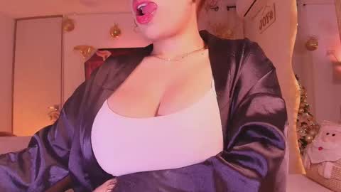 Snapshot of _megan_akbar chatting on 11.26.25 Marce online show from 11.26.25
