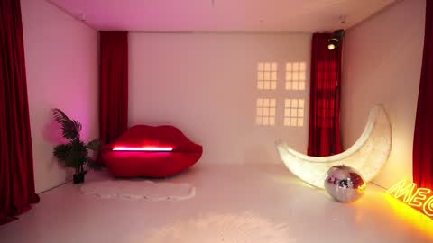 Snapshot of _meganmeow_ chatting on 02.27.26 Saturday - start 2030-2130 GMT online show from 02.27.26