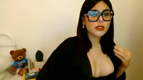 Snapshot of _meganvalle chatting on 03.09.26 Megan online show from 03.09.26