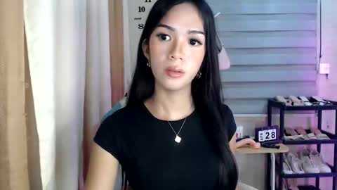 Snapshot of _mellyxxx chatting on 04.28.26 Melly online show from 04.28.26