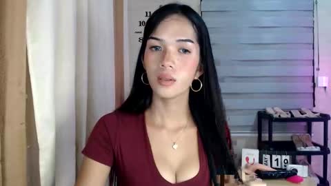Snapshot of _mellyxxx chatting on 05.20.26 Melly online show from 05.20.26