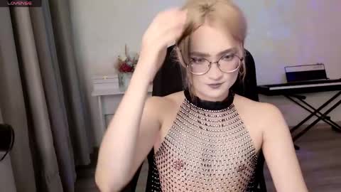 Snapshot of _meow_neko_ chatting on 04.25.26 _meow_neko_ online show from 04.25.26