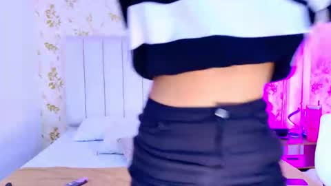 Mia Monroe online show from 11.16.25