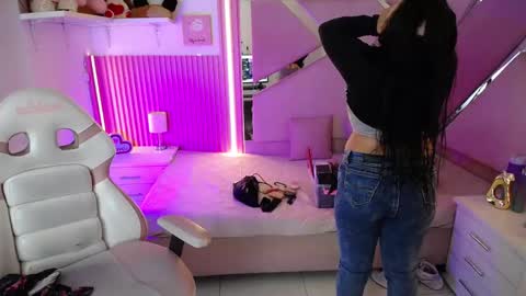  Mia  online show from 01.10.26