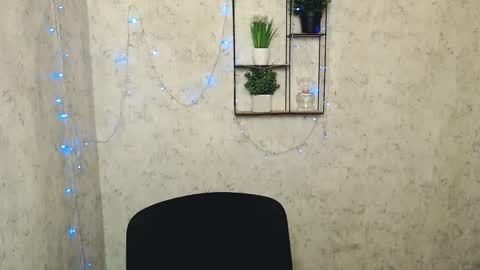 Mia online show from 02.28.25