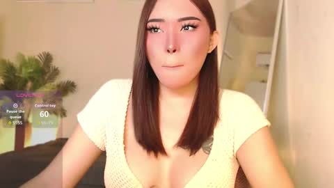 Mia Rose online show from 11.26.25