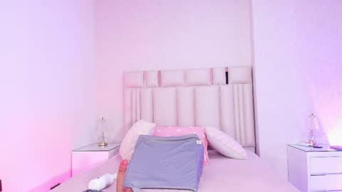 Mia  online show from 02.26.26