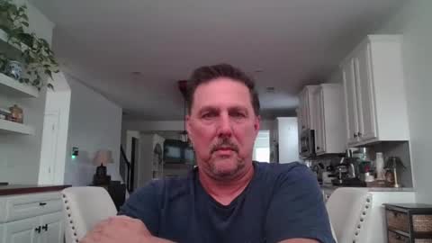 Snapshot of _mike_likes chatting on 04.29.26 Mike online show from 04.29.26