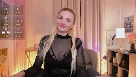 Snapshot of _mila_lux_ chatting on 06.17.26 Mila online show from 06.17.26