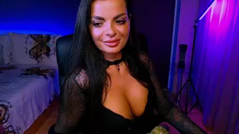 Snapshot of _milani_ chatting on 07.28.26 Milani online show from 07.28.26