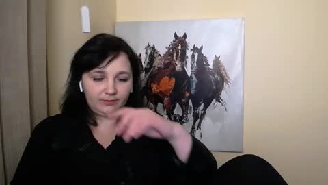 Snapshot of _miranda_sun chatting on 02.28.25 Miranda online show from 02.28.25