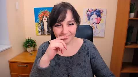 Snapshot of _miranda_sun chatting on 03.06.25 Miranda online show from 03.06.25