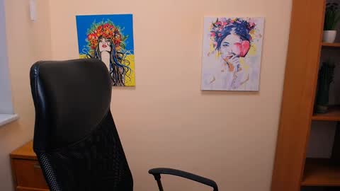 Snapshot of _miranda_sun chatting on 03.07.25 Miranda online show from 03.07.25