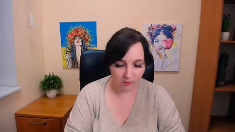 Snapshot of _miranda_sun chatting on 03.12.25 Miranda online show from 03.12.25