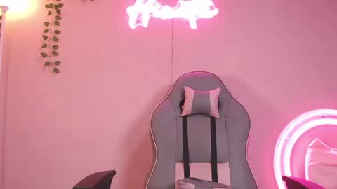 Hinata 3 online show from 04.15.26