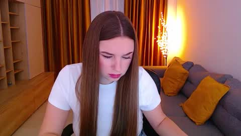 Snapshot of _miss_mia chatting on 03.21.26 Mia online show from 03.21.26