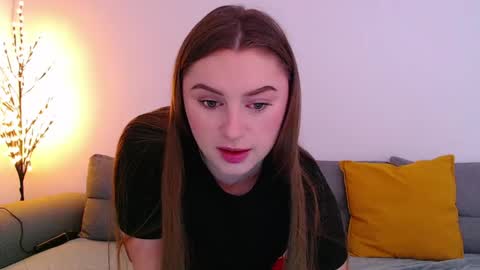 Snapshot of _miss_mia chatting on 04.18.26 Mia online show from 04.18.26