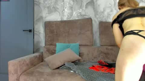 Snapshot of _miss_strawberry_ chatting on 03.21.26 Sofia birthday october 29 online show from 03.21.26