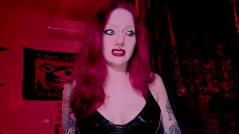 Snapshot of _misseva_ chatting on 06.30.26 Miss Eva. if anyone in NYK to fuck here is sissy sn - online show from 06.30.26