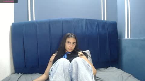 Molly online show from 02.04.25