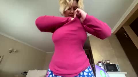 Snapshot of _morpho_ chatting on 02.05.26 Francine Aisi Morpho - a genus of blue butterflies. online show from 02.05.26