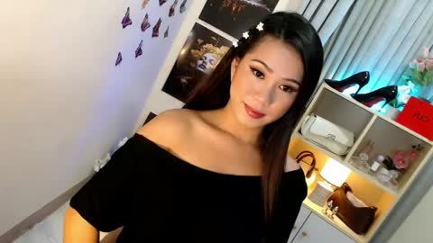 Snapshot of _mysticdoll_ chatting on 04.19.26 _mysticdoll_ online show from 04.19.26