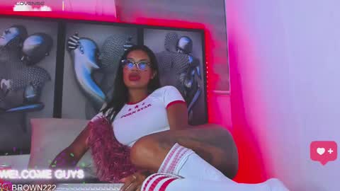 Snapshot of _naomibrown_ chatting on 09.26.25 naomi brown online show from 09.26.25