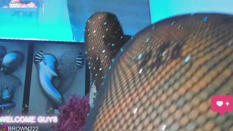 Snapshot of _naomibrown_ chatting on 10.01.25 naomi brown online show from 10.01.25