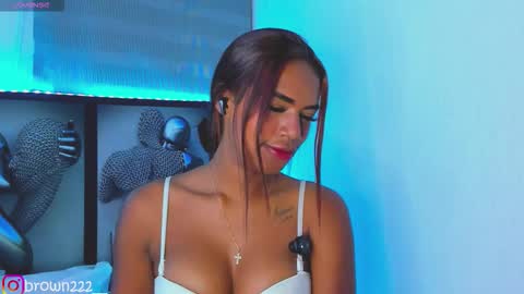 Snapshot of _naomibrown_ chatting on 02.05.26 naomi brown online show from 02.05.26