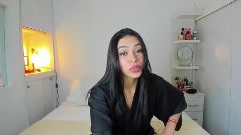 independent model natha online show from 09.12.25