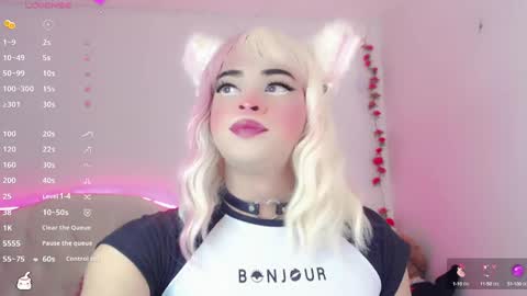 Snapshot of _natsuki chatting on 12.15.24 _natsuki online show from 12.15.24