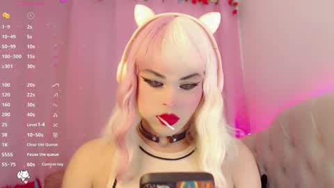 Snapshot of _natsuki chatting on 01.27.25 _natsuki online show from 01.27.25