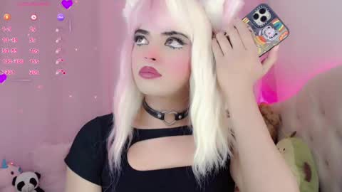 Snapshot of _natsuki chatting on 02.12.25 _natsuki online show from 02.12.25