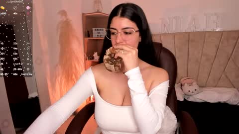 Niah  You can call me Ni or cutie haha online show from 03.04.25