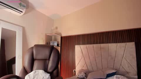 Niah  You can call me Ni or cutie haha online show from 09.15.25