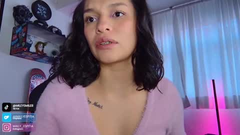 Mai   MODEL INDEPENT  online show from 01.06.25