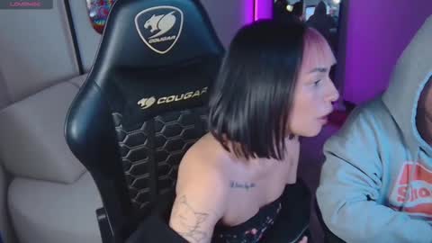 Mai   MODEL INDEPENT  online show from 11.18.25