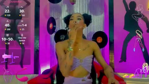 Nicky  Please help me with your thumbs up its importan online show from 10.27.25