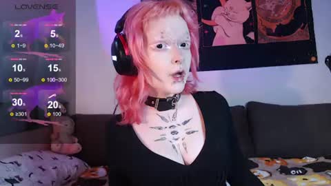 Snapshot of _nicole_meow_ chatting on 06.17.26 Nicole online show from 06.17.26