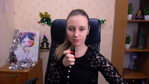 Snapshot of _nicole_new chatting on 12.21.24 Nica online show from 12.21.24